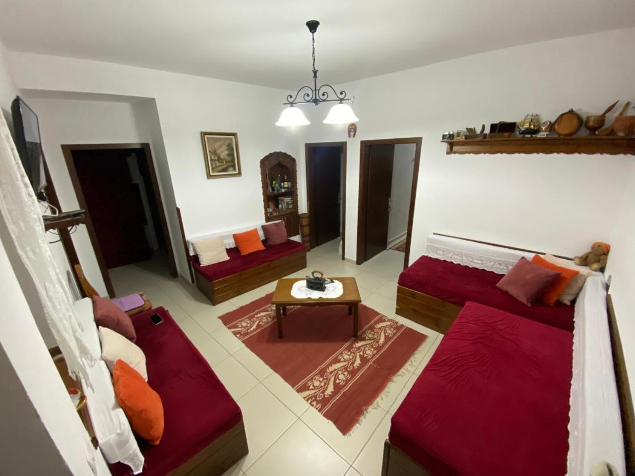 Cico Hostel &Private Room Gjirokastër Екстериор снимка